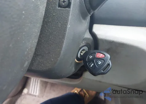 2010 Toyota Camry Le z USA, uszkodzony, nr VIN 4T1BF3EK4AU557275